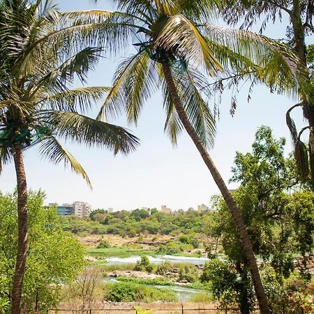 Urban Nomads Pune Riverside Colive Cowork Hostel Exterior photo